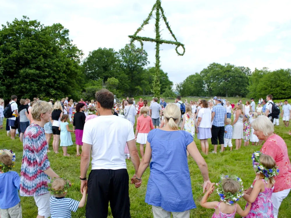 Midsummer celebration at Tjärö 