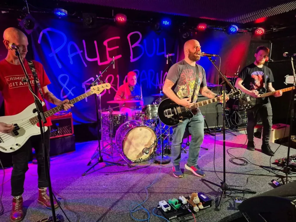 Palle Bull & Förlorarna och Old Thieves
