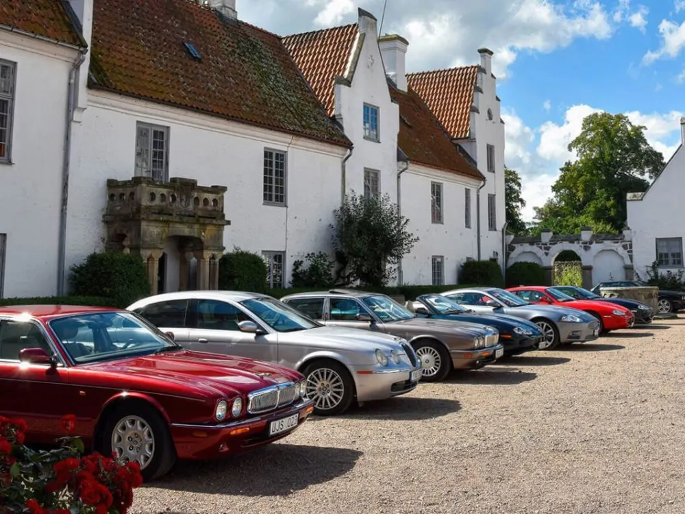 Design, atmosfär och eleganta Jaguarer