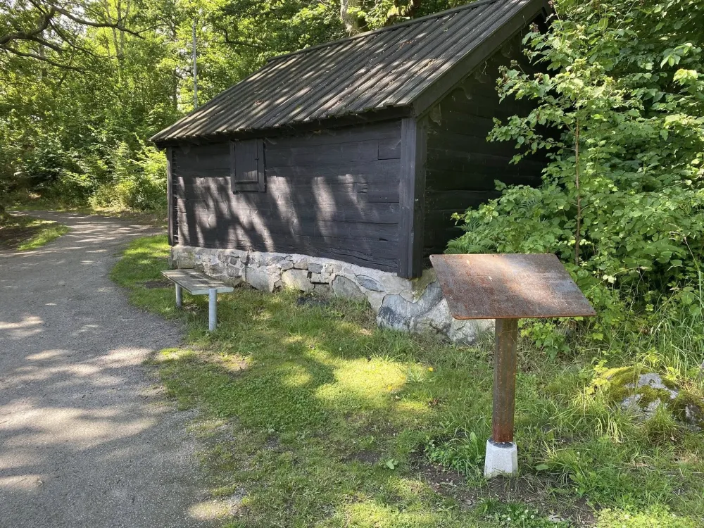 Stig i Mörrum längs ån