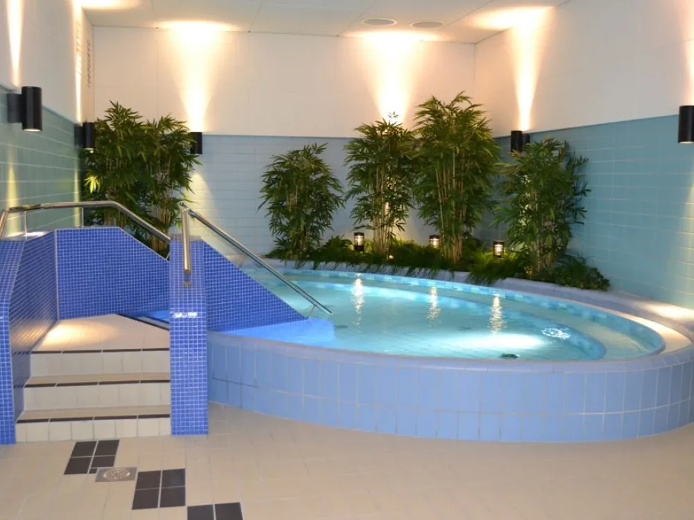 pool.jpg