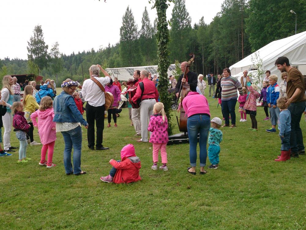 Midsummer celebration in Ringamåla  