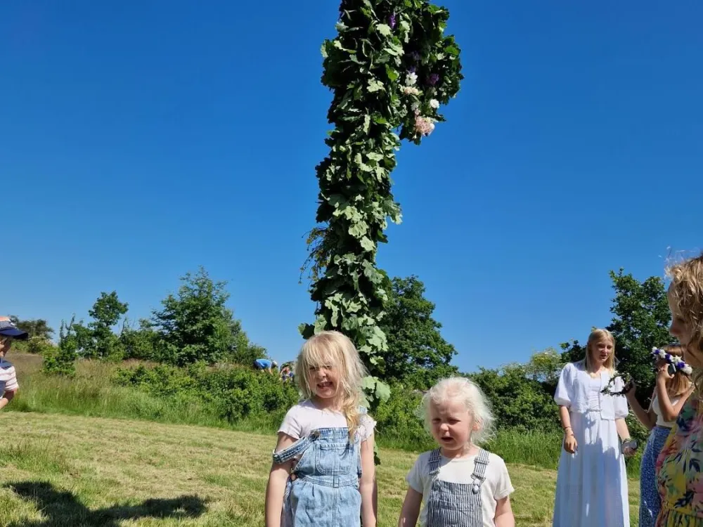 Midsummer celebration at Tjärö 
